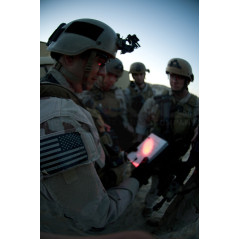 Point MPLS Red Black Kryptinis Raudonos Šviesos Prožektorius su tTvirtinimo Priedais  Juodas